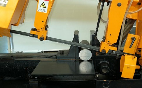 高州数控带锯床自动送料精度会出现偏差吗？